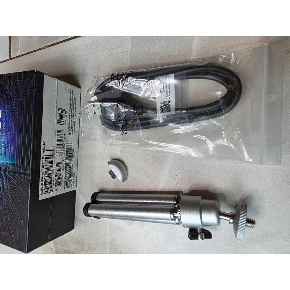 Intel RealSense Depth Camera D435 Accessories USB-C Cable Mini Tripod Box‎ W1